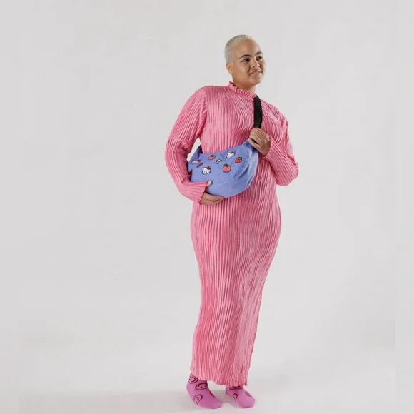 Baggu Hello Kitty Crescent Nylon Bag Purse NWT - Picture 2 of 4